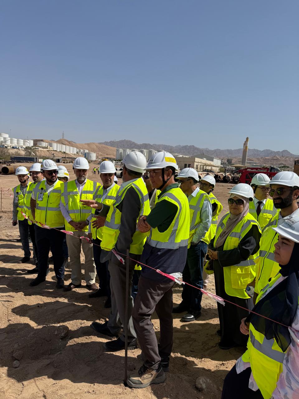 Madar Al-Saa Images 0.9598587305790084