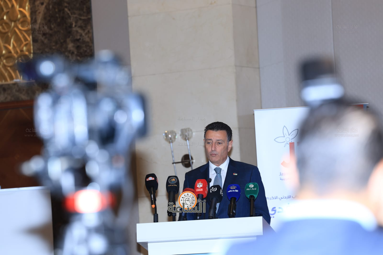 Madar Al-Saa Images 0.24946645116974686