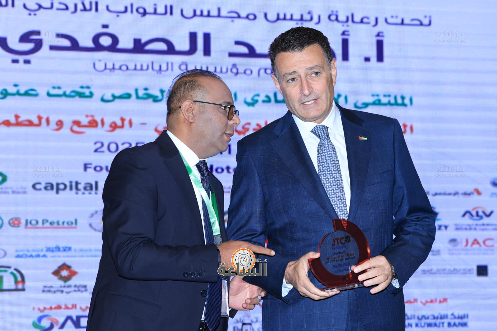 Madar Al-Saa Images 0.22804275550933495