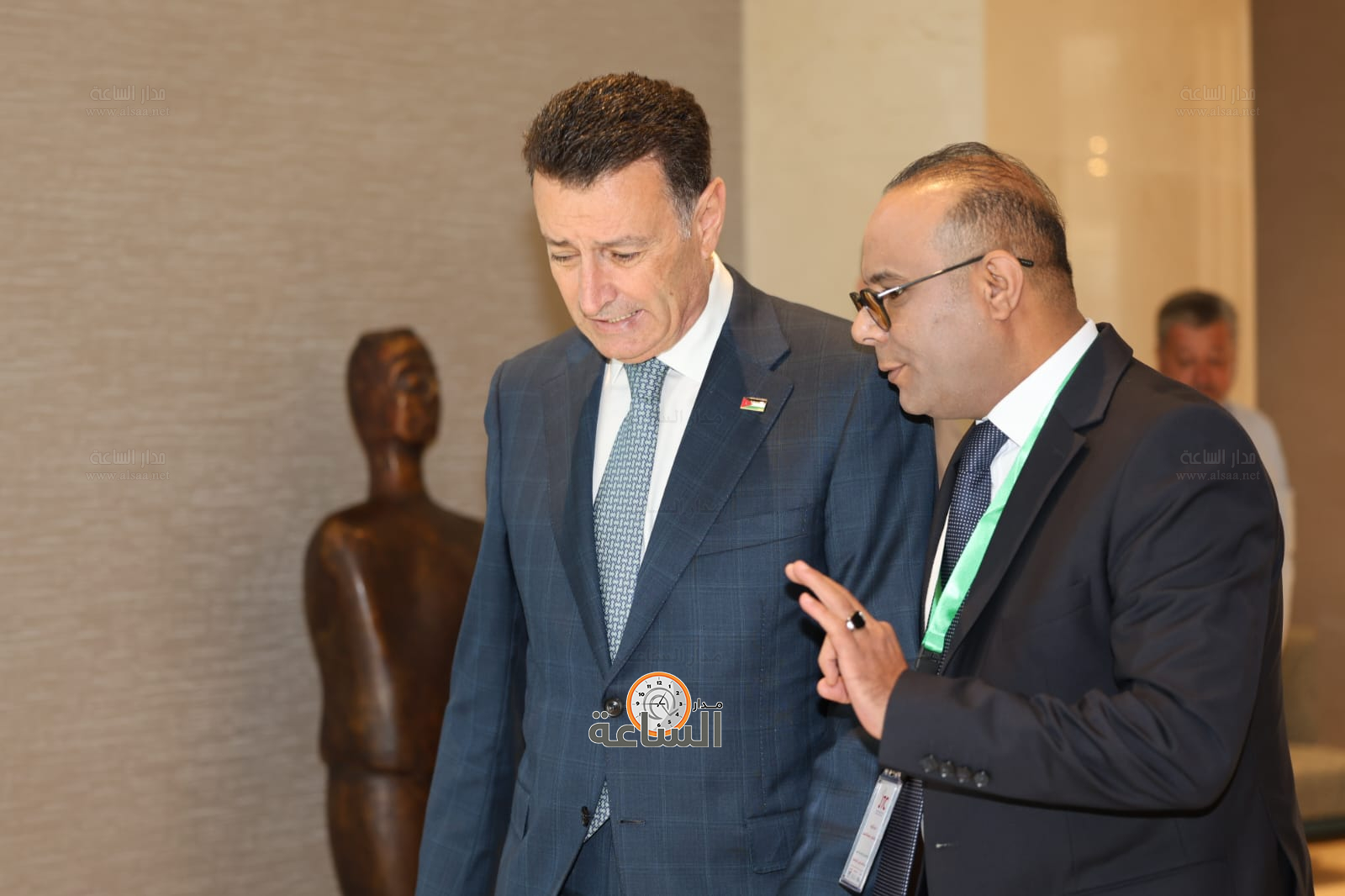 Madar Al-Saa Images 0.13427639528816937