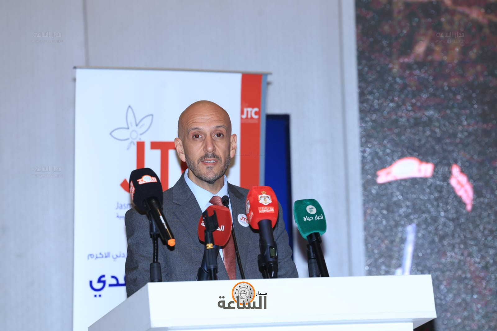 Madar Al-Saa Images 0.9355583030090411