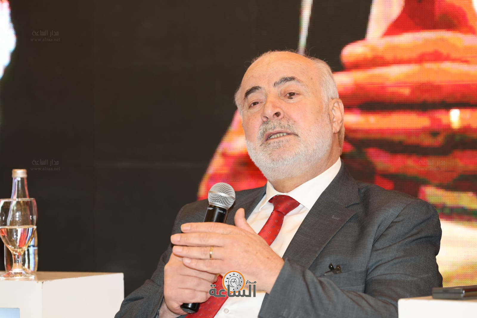 Madar Al-Saa Images 0.9148676574481466