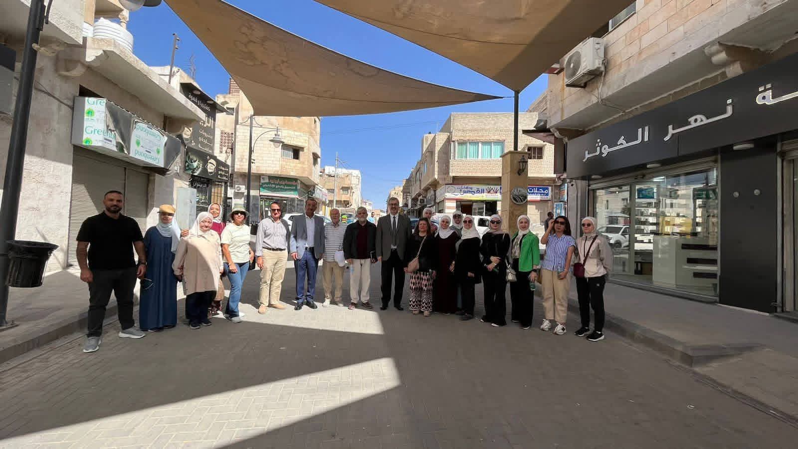 Madar Al-Saa Images 0.8957281940313614