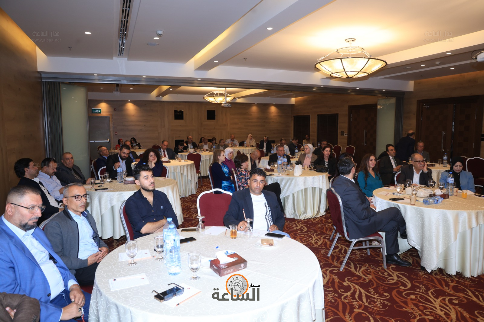 Madar Al-Saa Images 0.8784386796224365