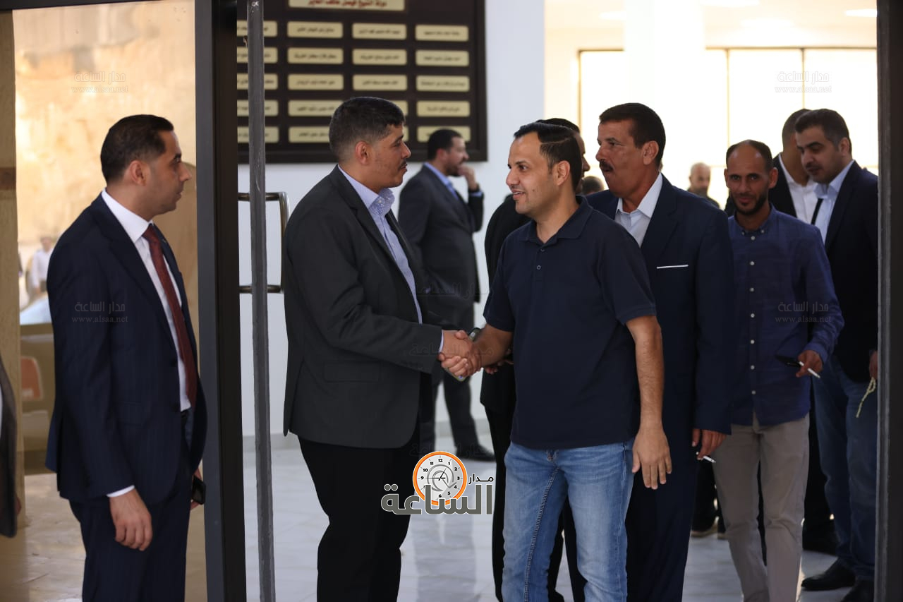 Madar Al-Saa Images 0.24745782144974837