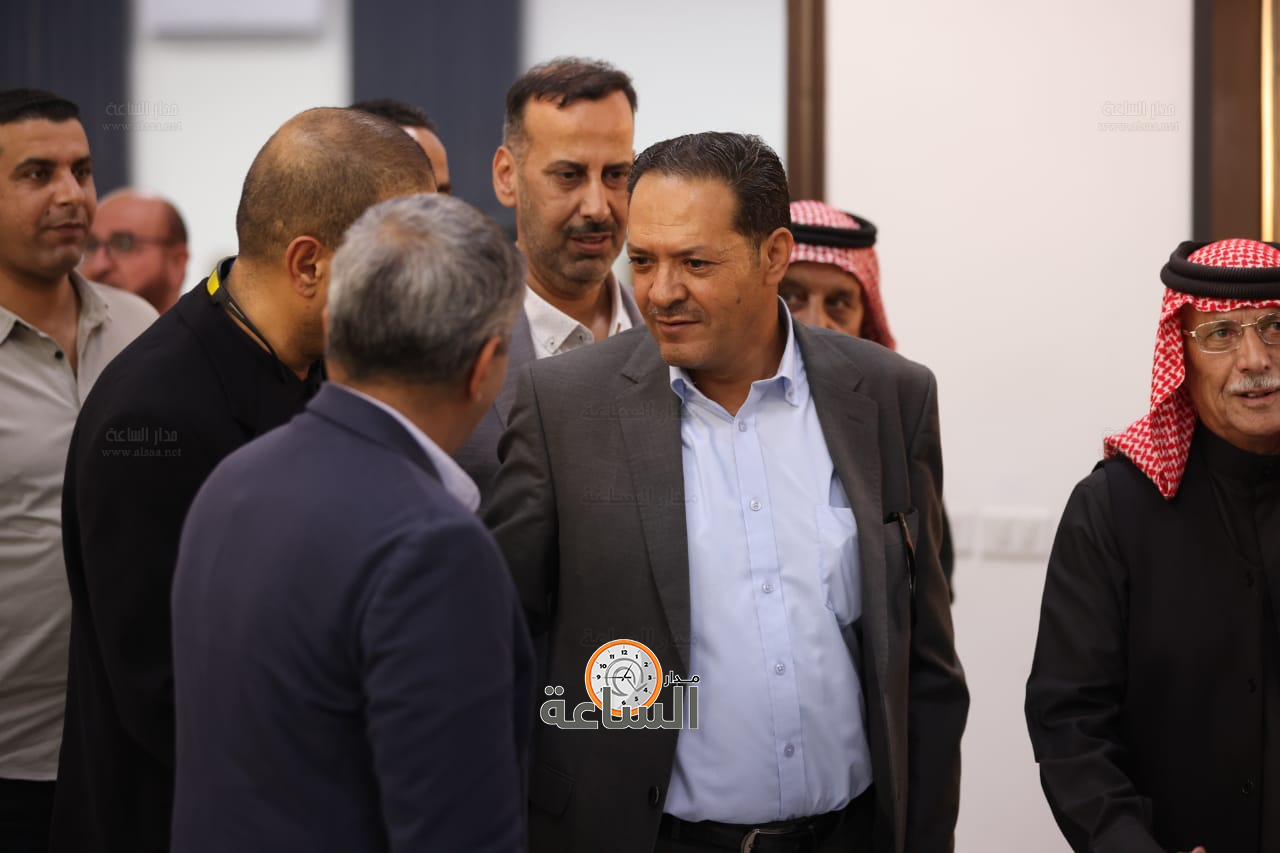 Madar Al-Saa Images 0.15894059183366205