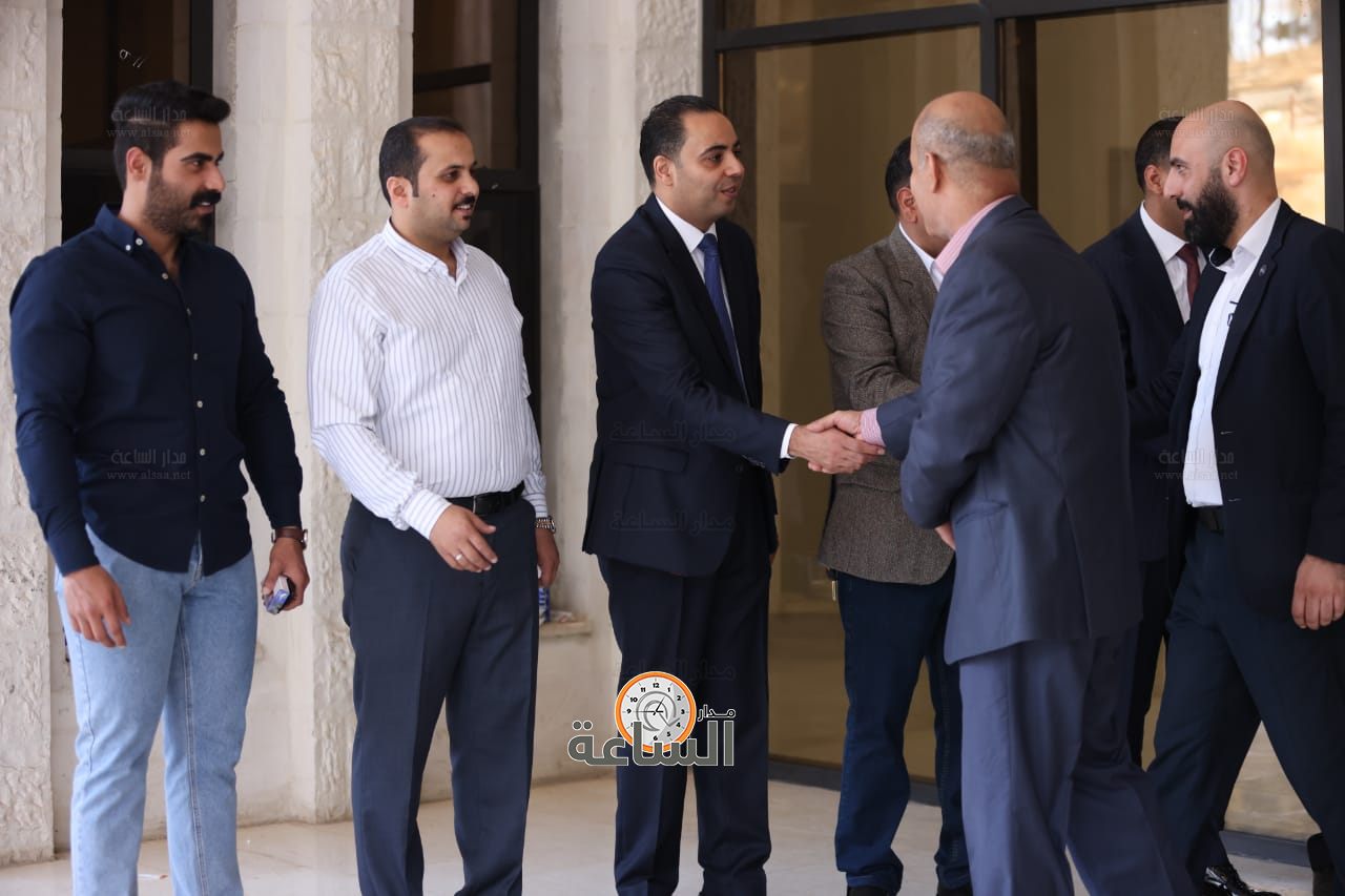 Madar Al-Saa Images 0.6392970142552399