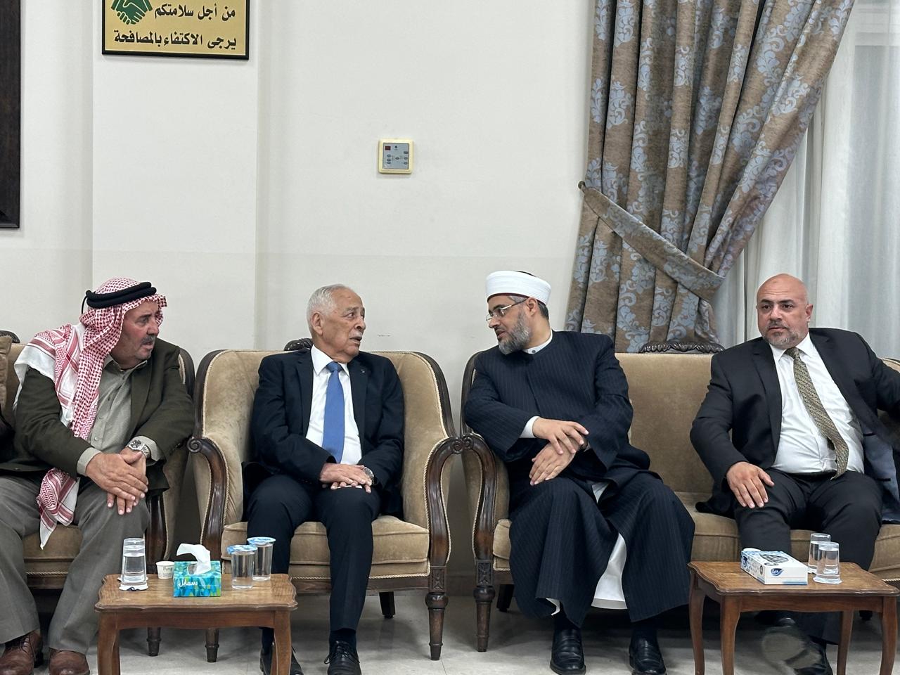 Madar Al-Saa Images 0.8822708682169444