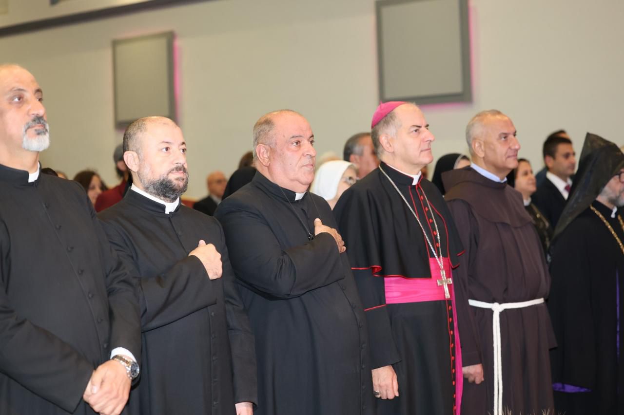 Madar Al-Saa Images 0.7284594252811292