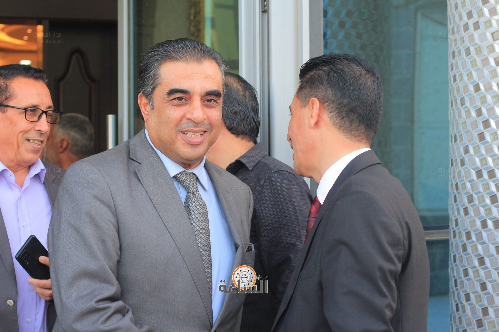 Madar Al-Saa Images 0.41161259187932087