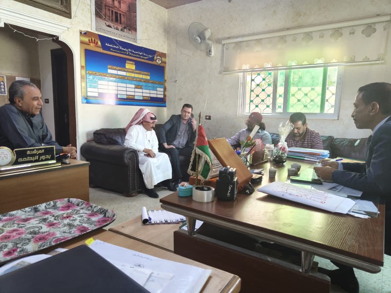 Madar Al-Saa Images 0.47269705332958545