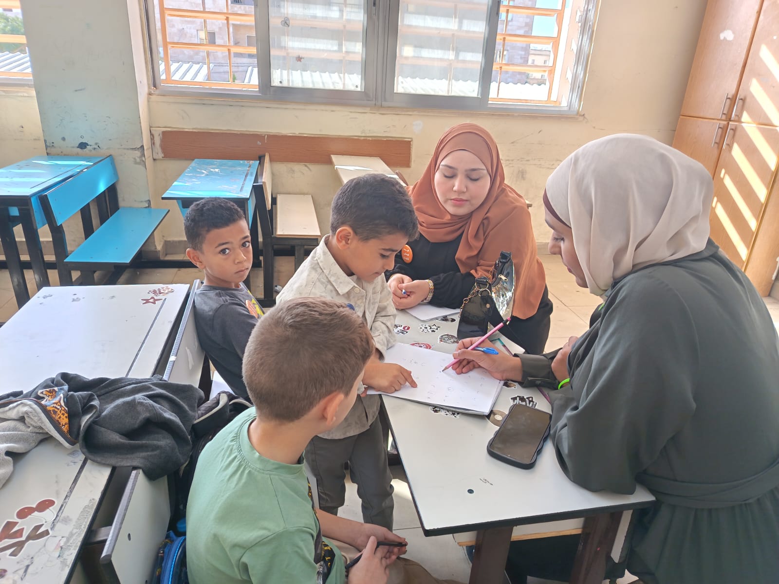 Madar Al-Saa Images 0.9002690165530844