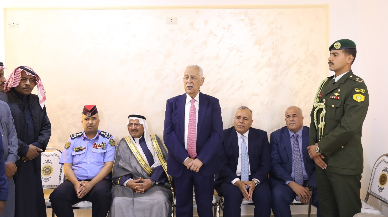 Madar Al-Saa Images 0.09654739548044167