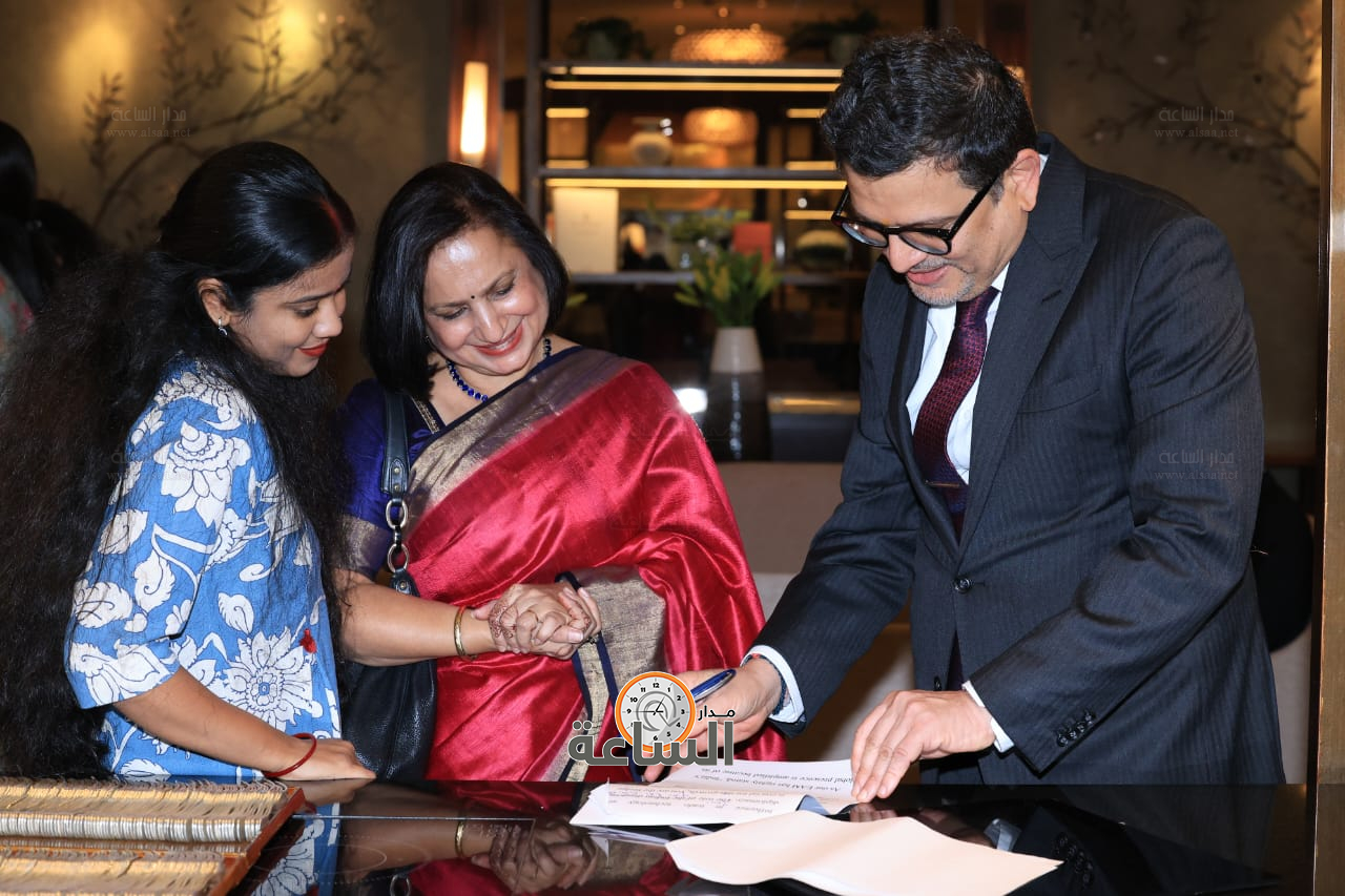 Madar Al-Saa Images 0.17970311365906444