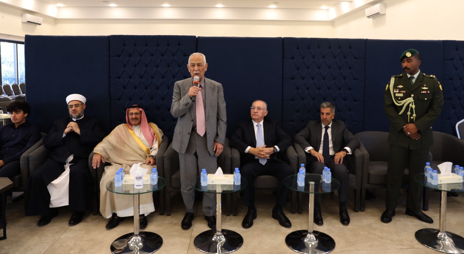 Madar Al-Saa Images 0.8975639890429001