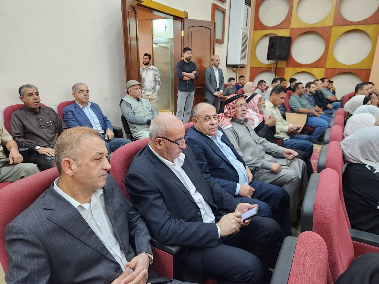 Madar Al-Saa Images 0.018372262473133172