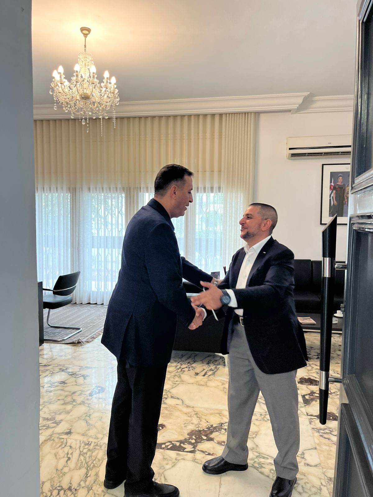 Madar Al-Saa Images 0.6914783414842792