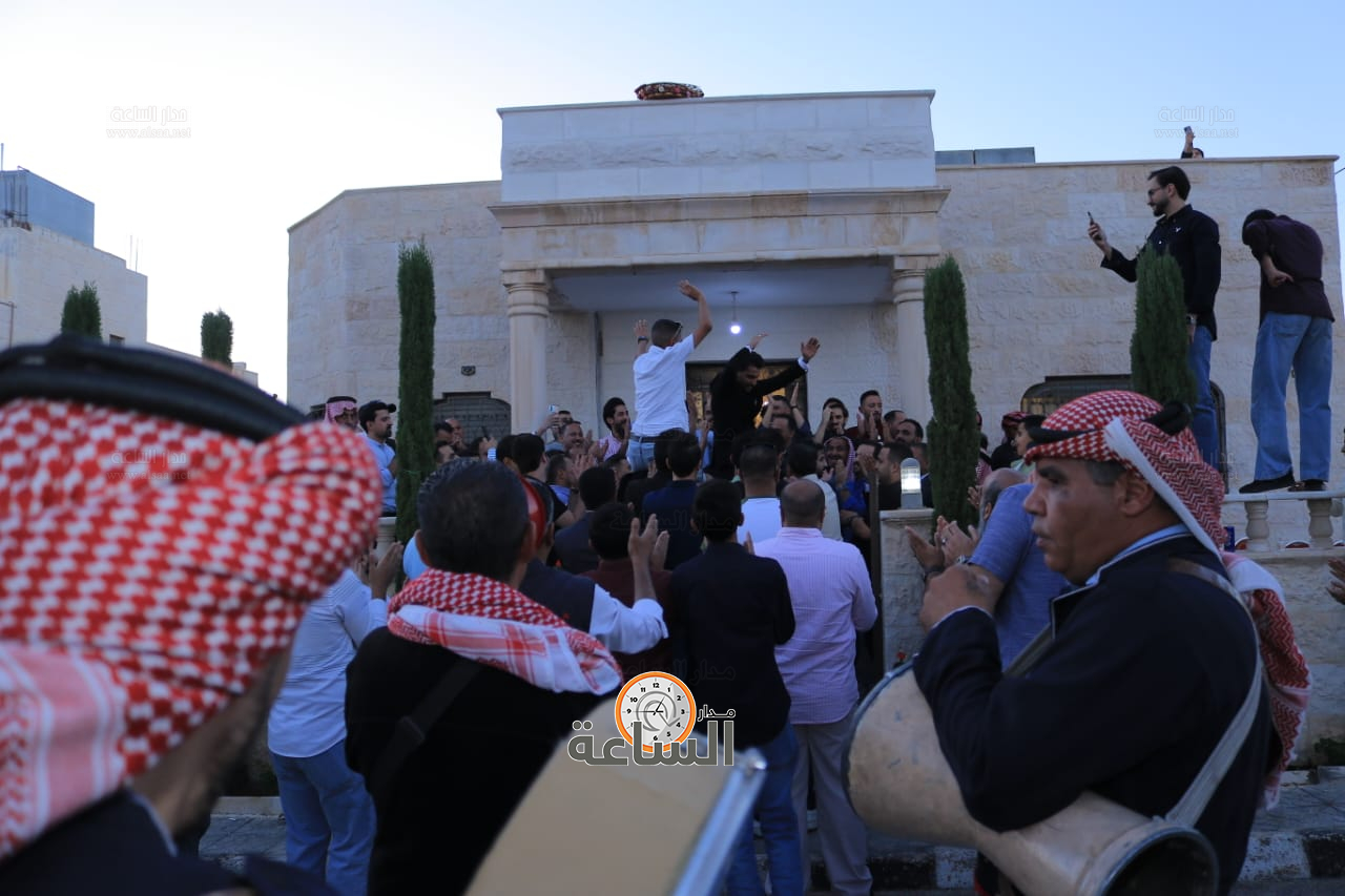 Madar Al-Saa Images 0.43278390192331506