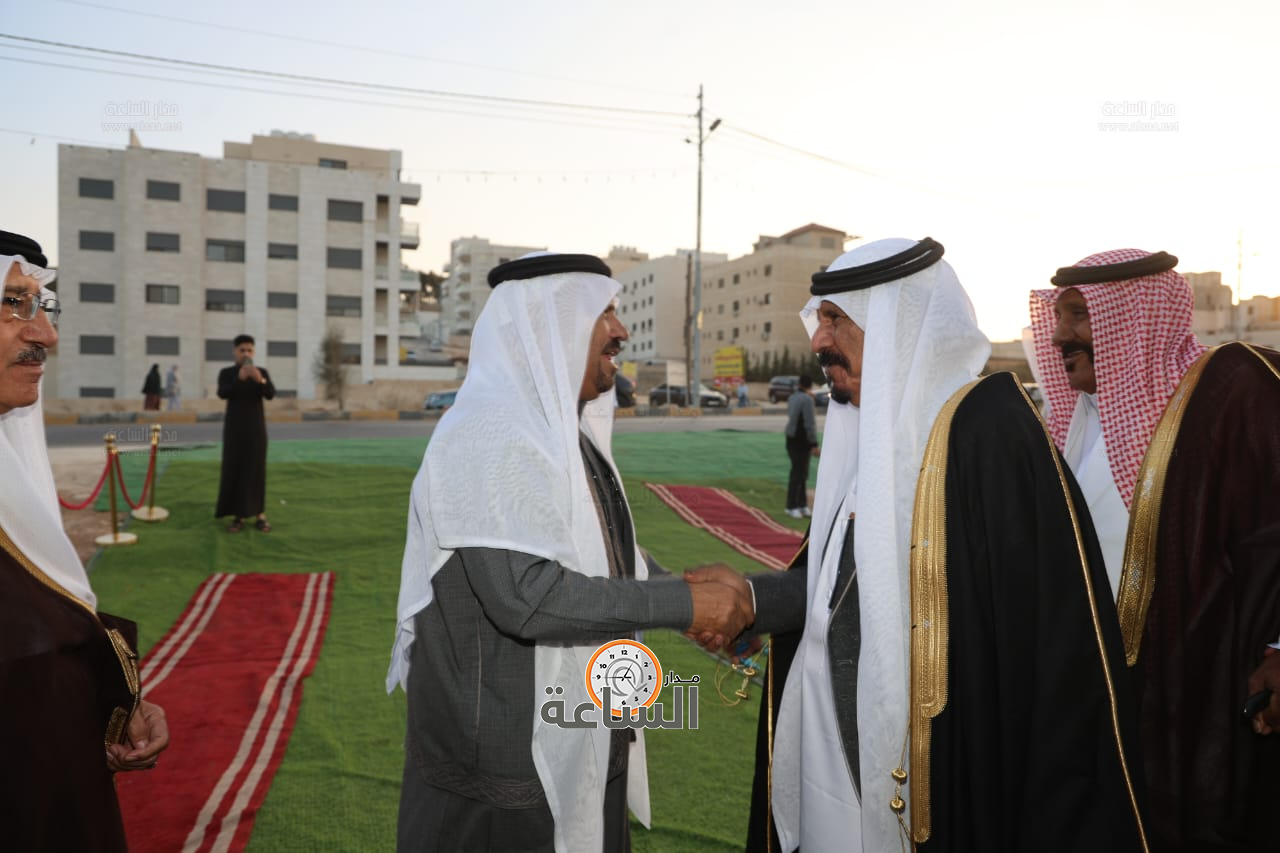 Madar Al-Saa Images 0.18077829075504748