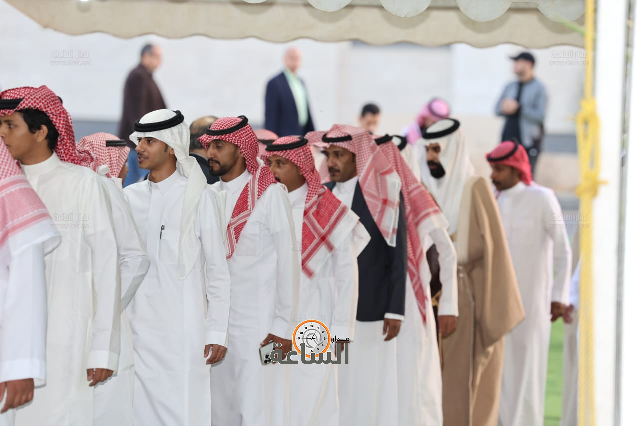 Madar Al-Saa Images 0.4509800868433921