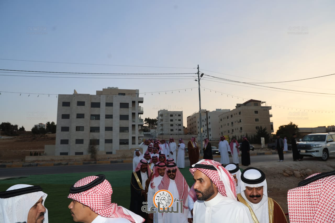 Madar Al-Saa Images 0.7849361344082696