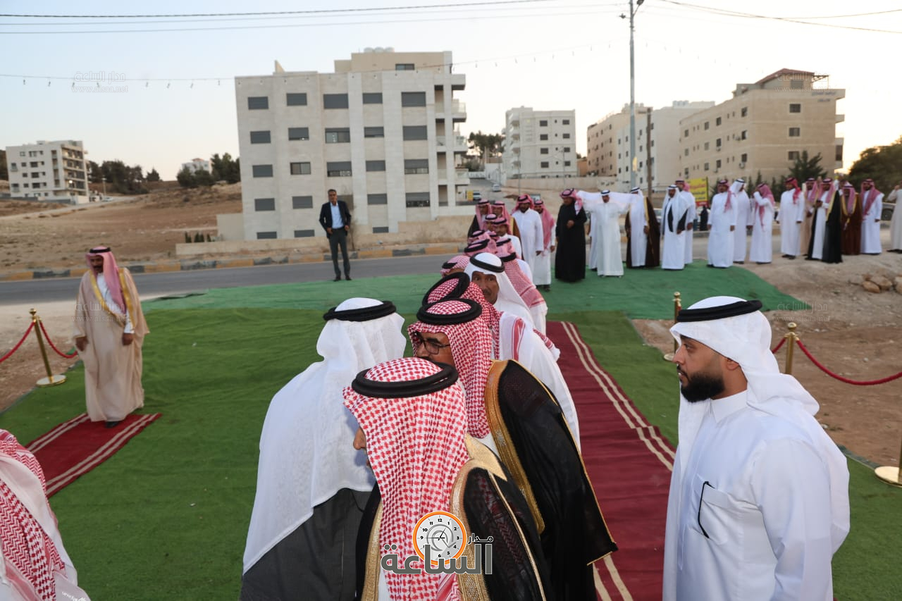 Madar Al-Saa Images 0.7758450936721975