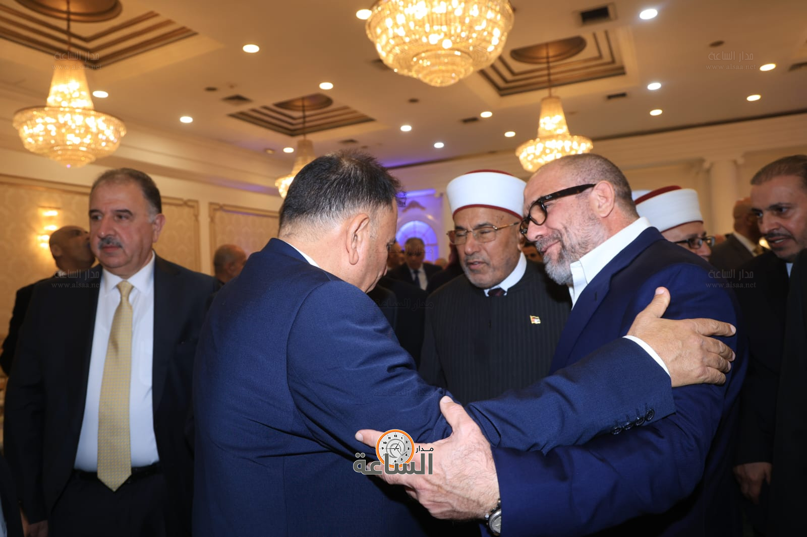 Madar Al-Saa Images 0.8513473178699312