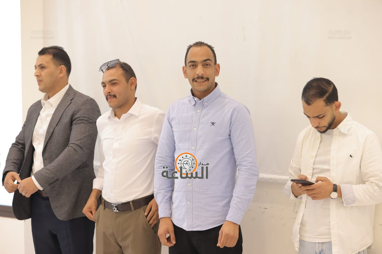 Madar Al-Saa Images 0.5999233669967075