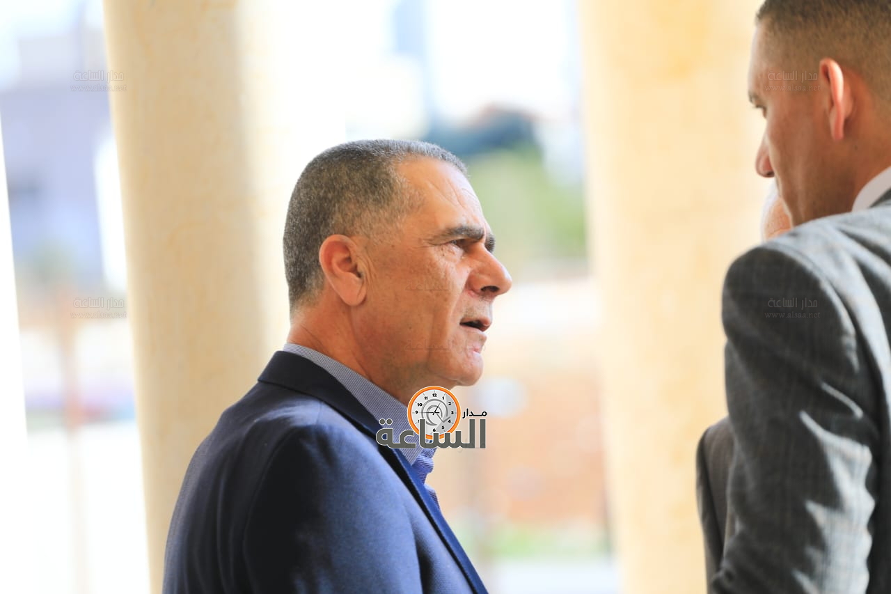 Madar Al-Saa Images 0.9790102385136963