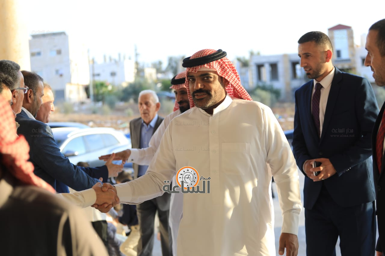 Madar Al-Saa Images 0.9825823136081349