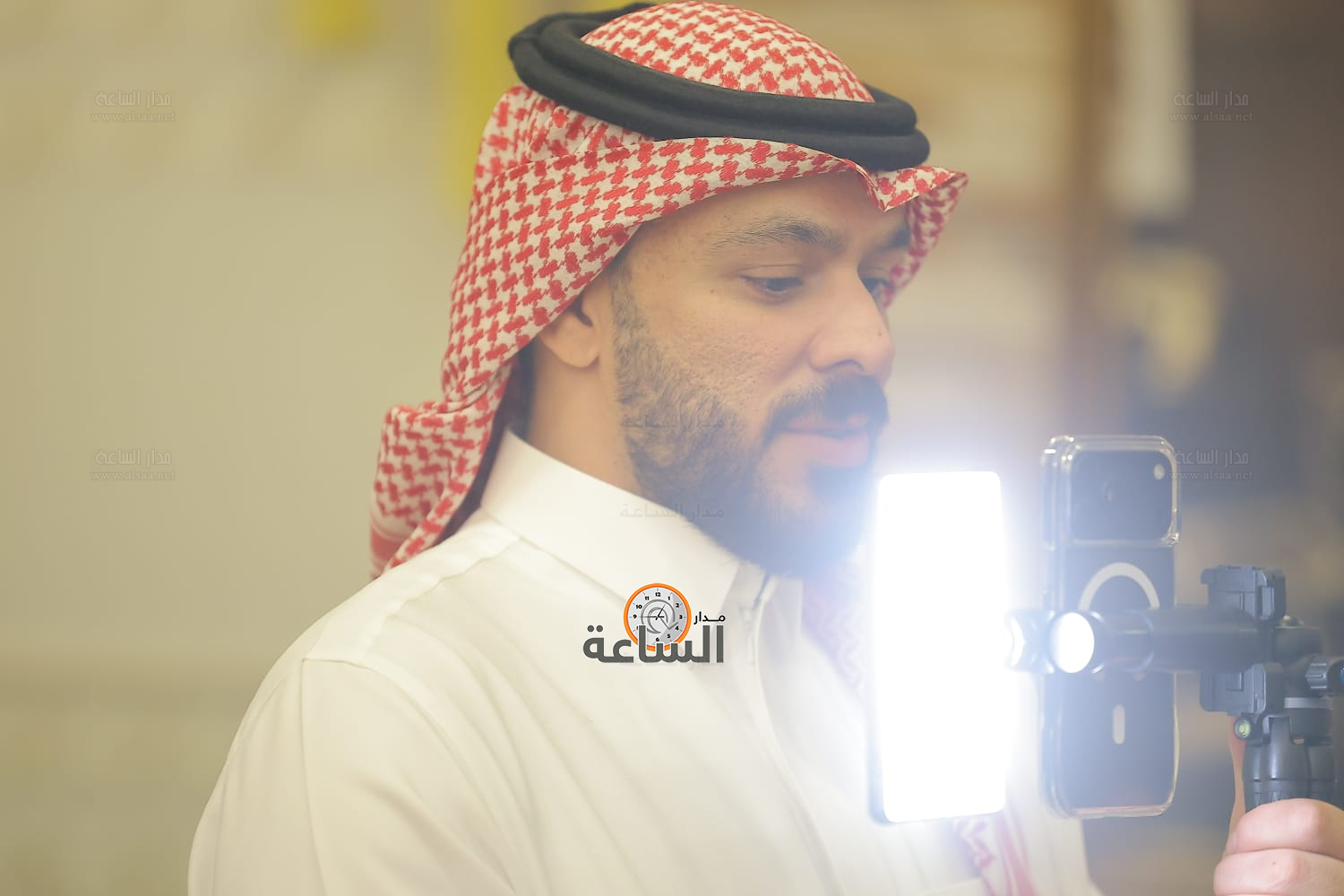 Madar Al-Saa Images 0.15125372034645768