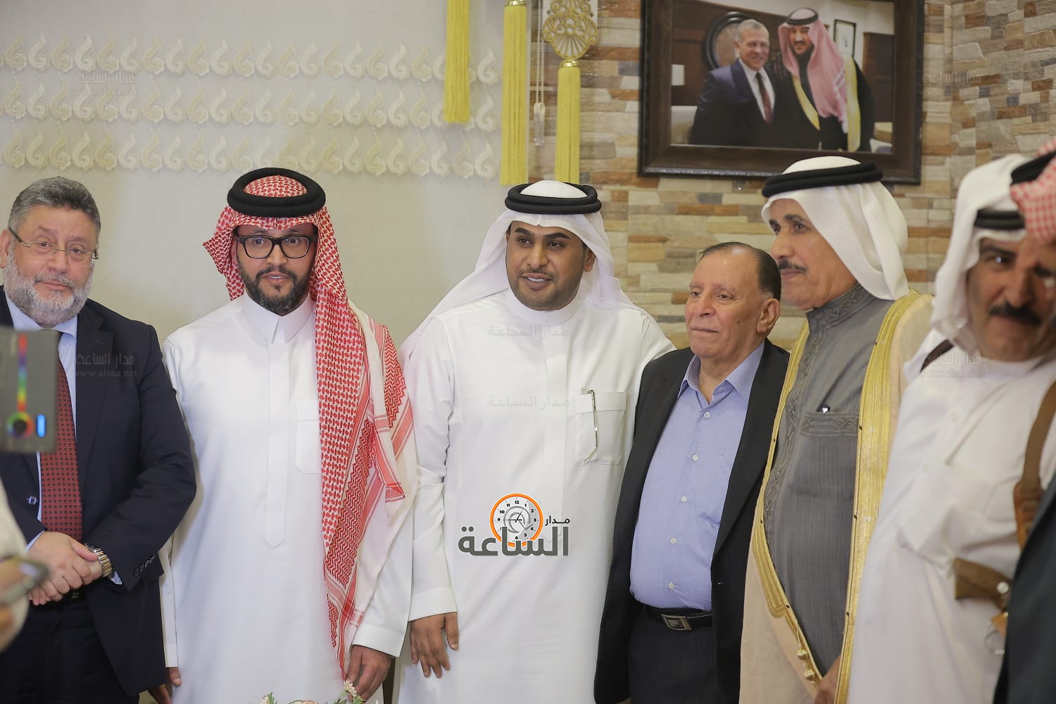 Madar Al-Saa Images 0.40120221577246284