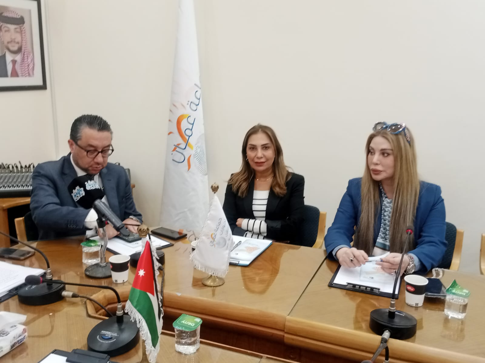 Madar Al-Saa Images 0.3700939141153503