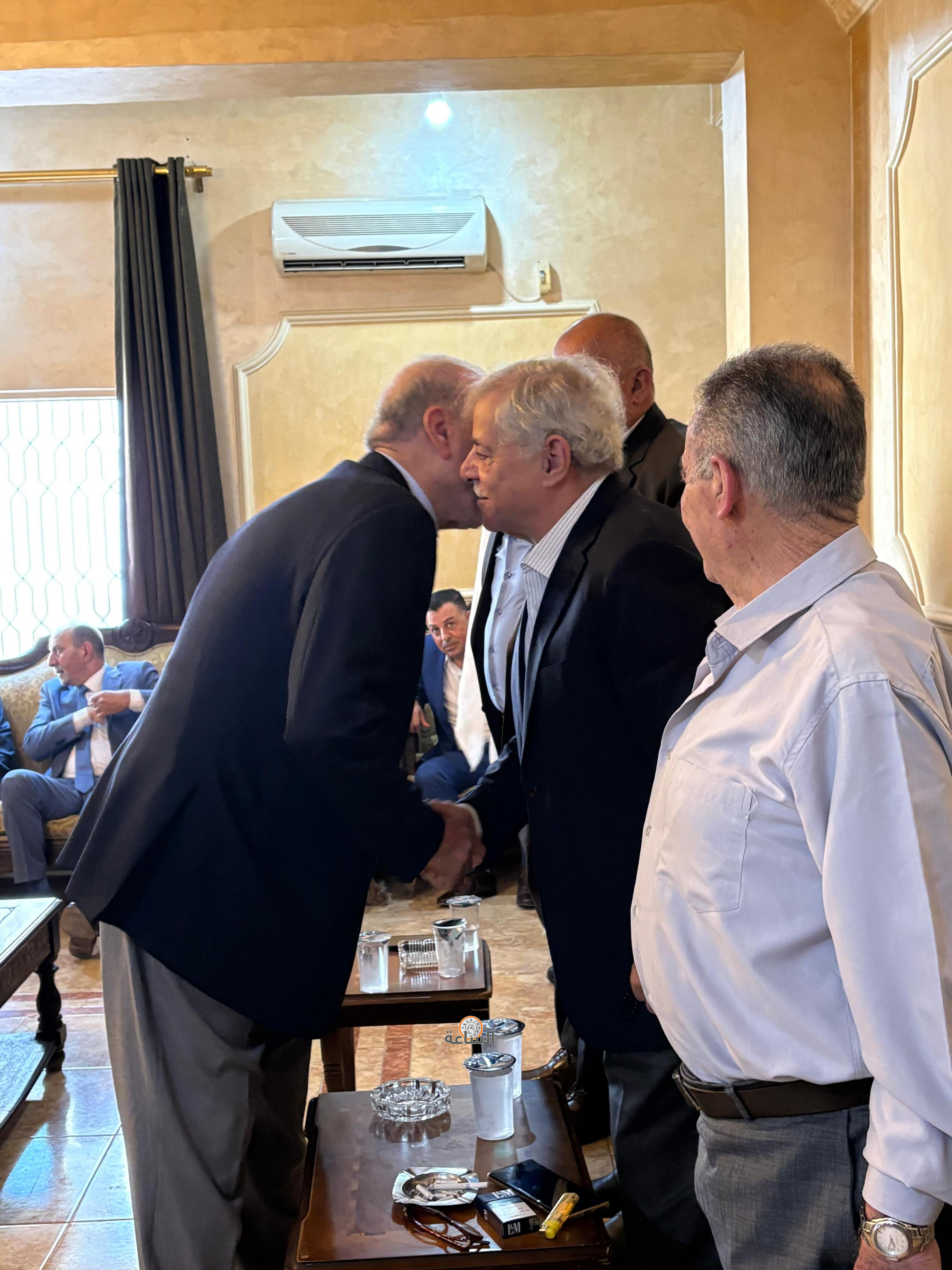 Madar Al-Saa Images 0.47155994924552425