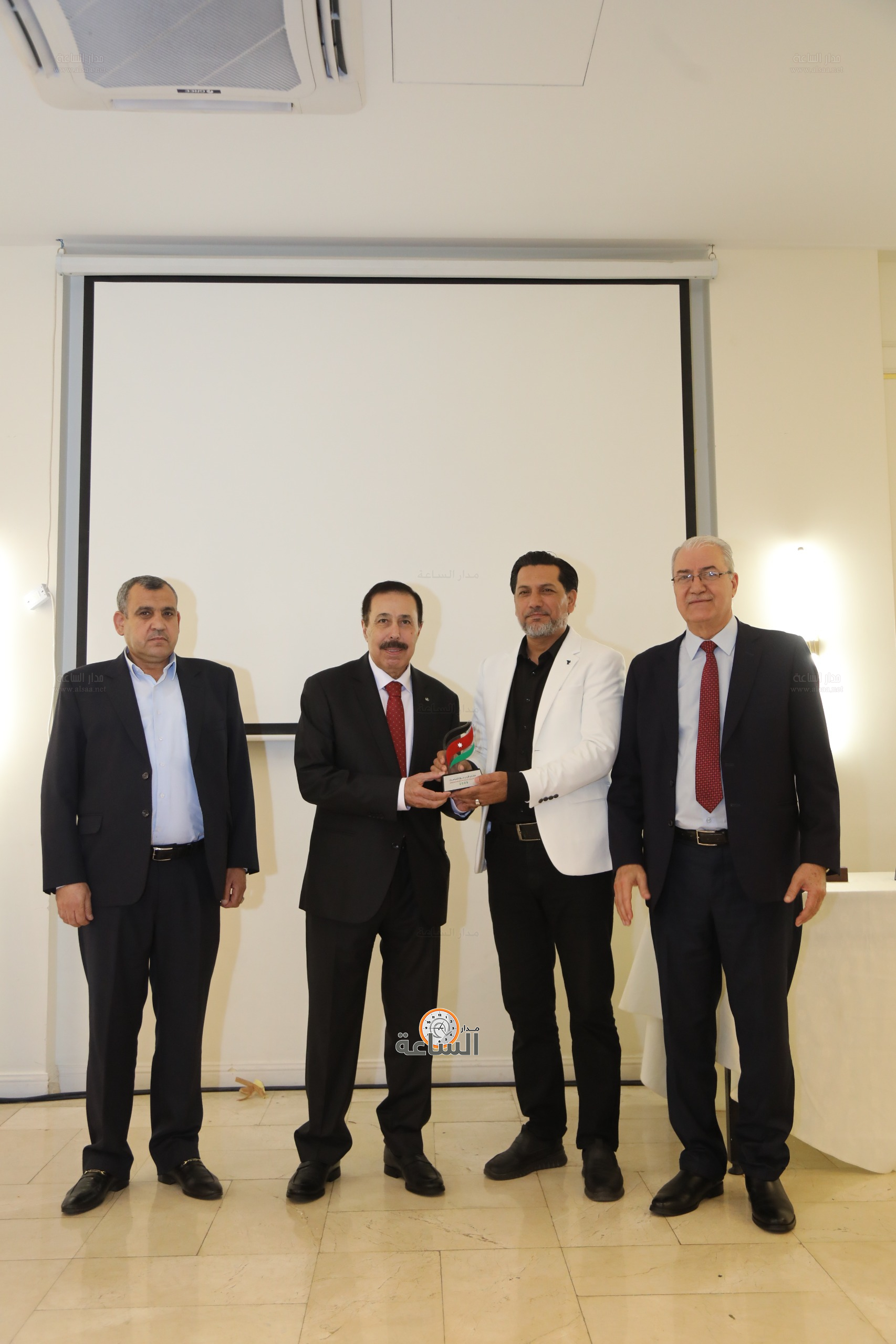 Madar Al-Saa Images 0.48868374116818847