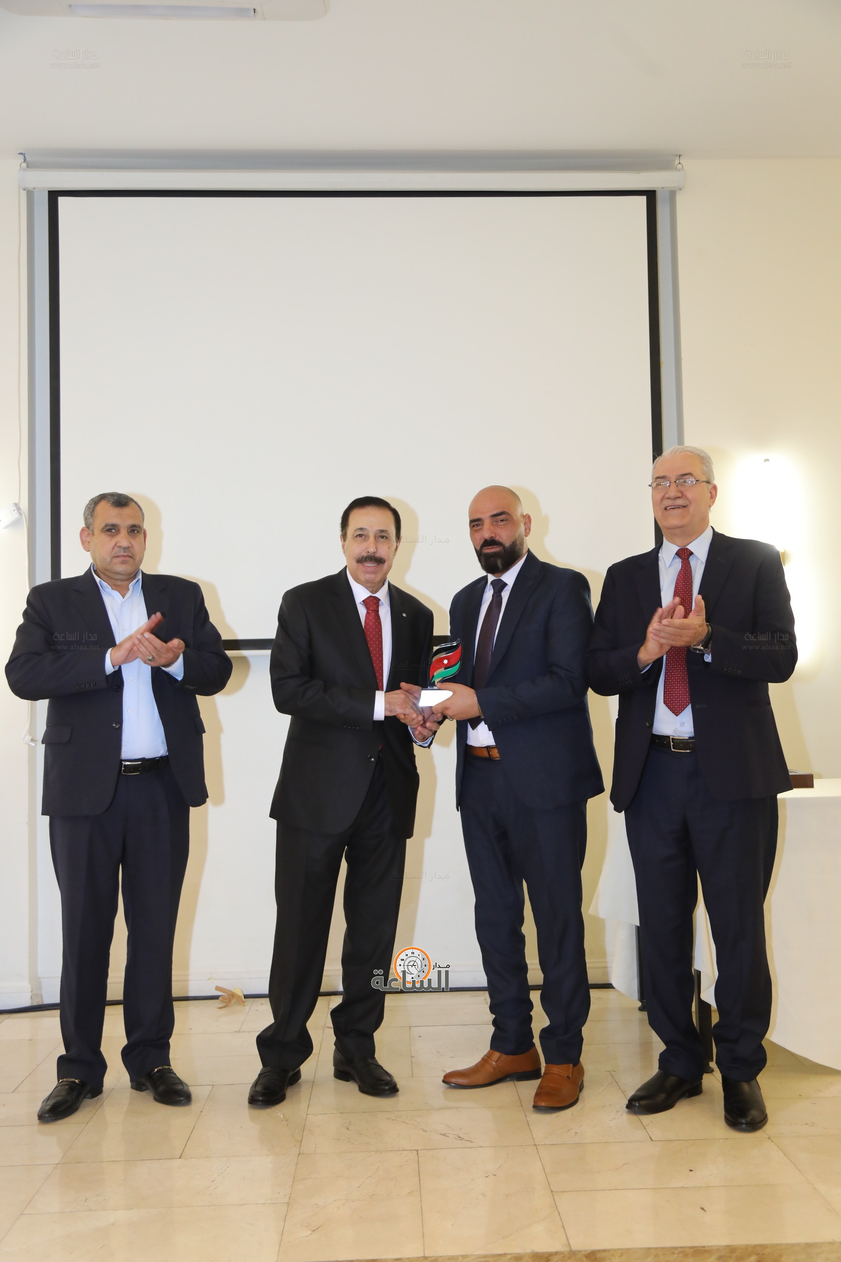 Madar Al-Saa Images 0.7521062669881758