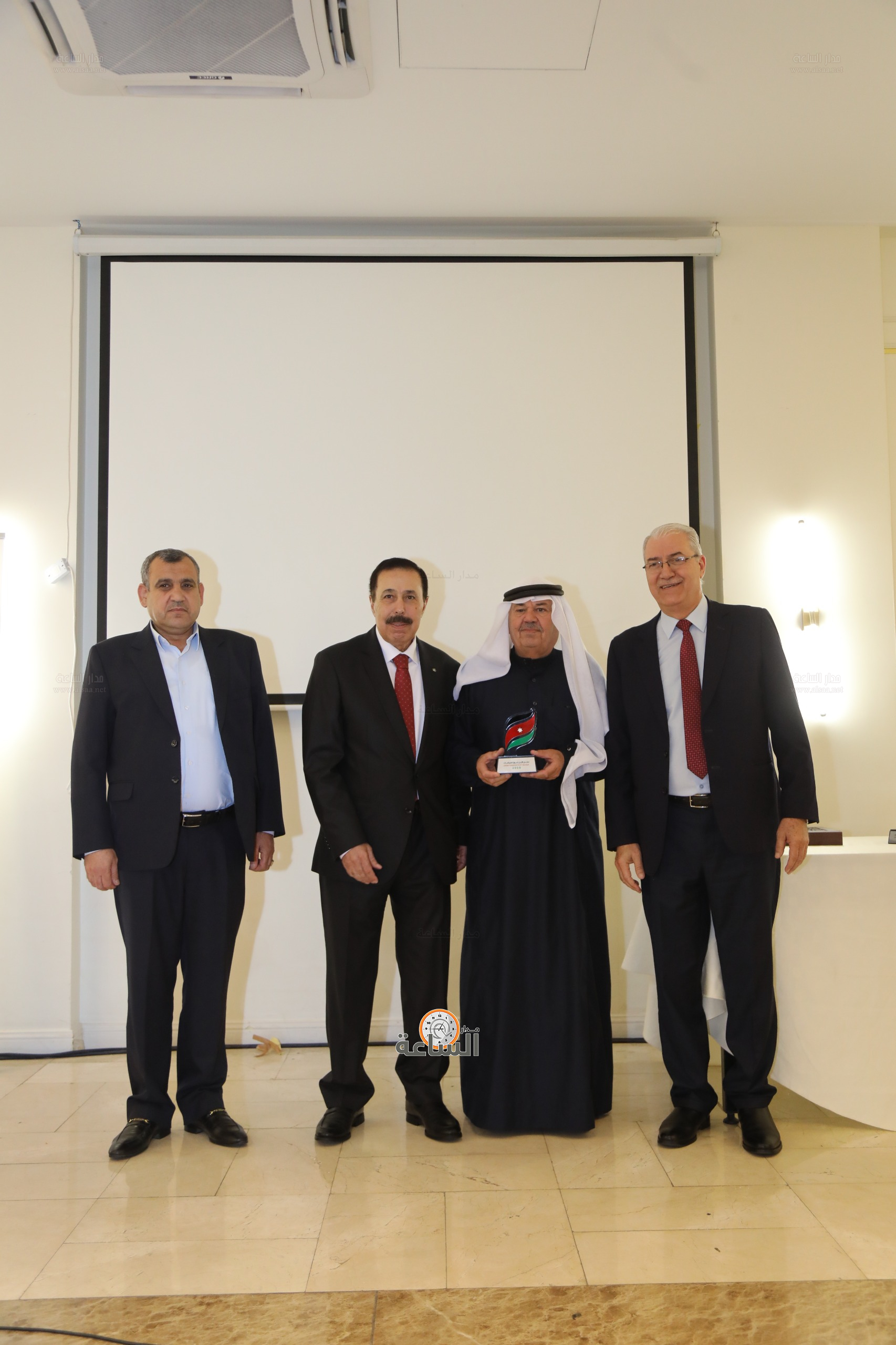 Madar Al-Saa Images 0.04712393225803857