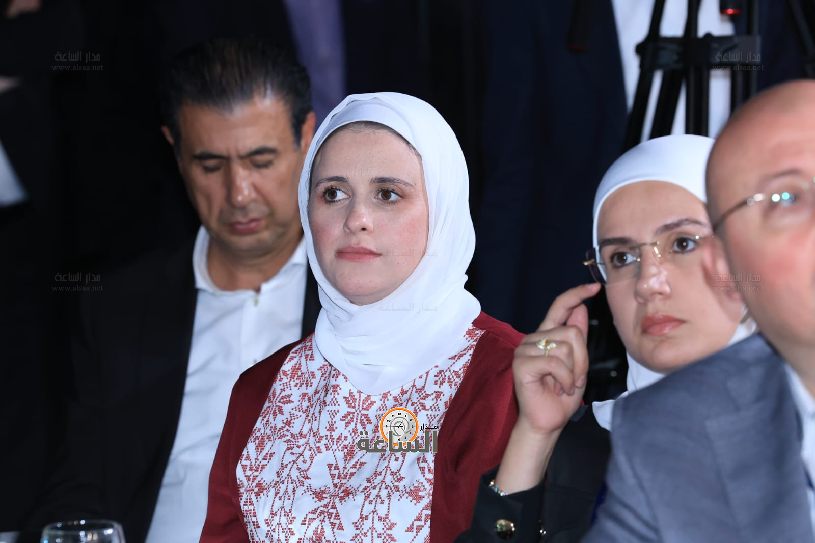 Madar Al-Saa Images 0.4565101460627473