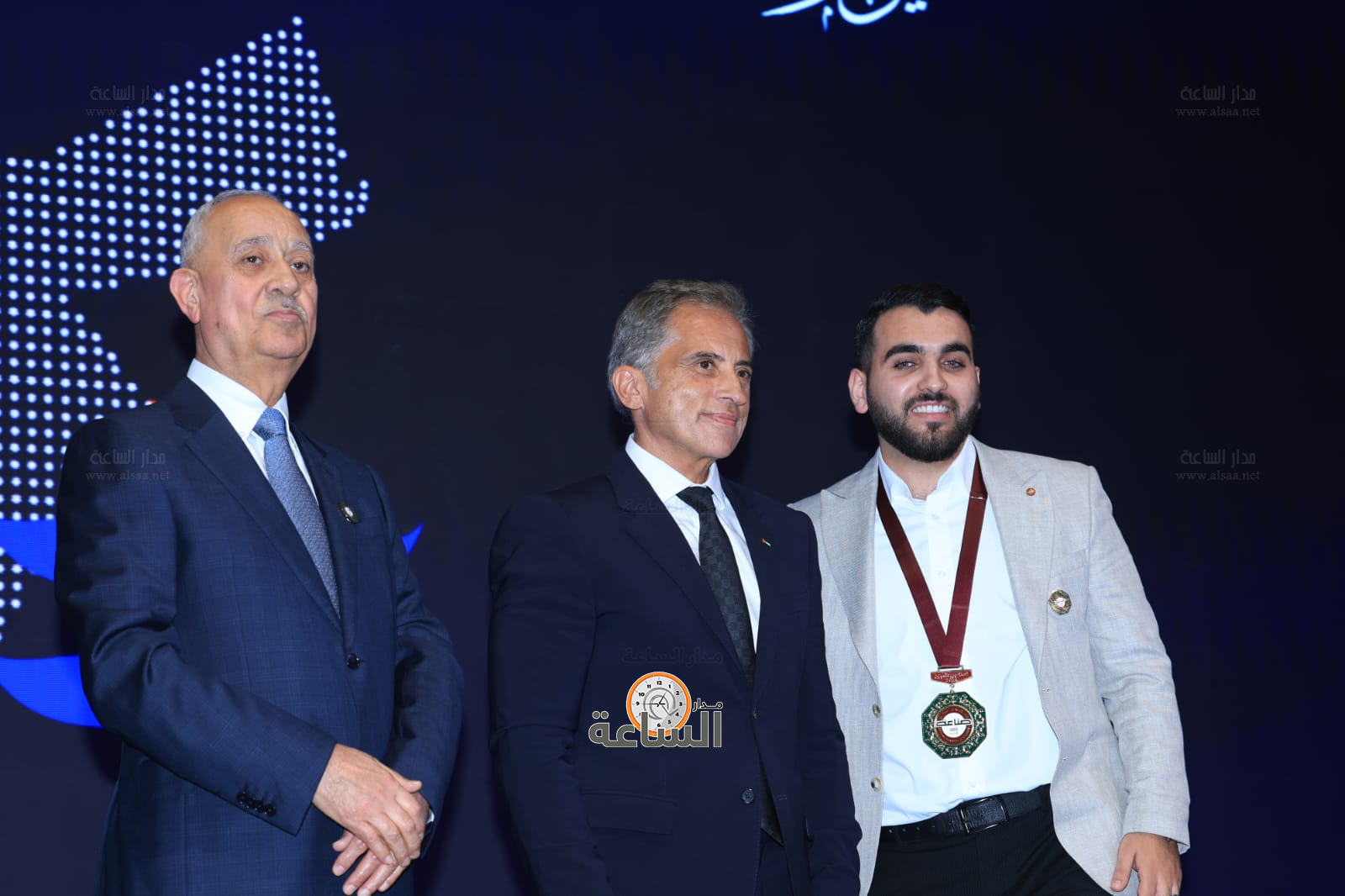 Madar Al-Saa Images 0.4029725897873717