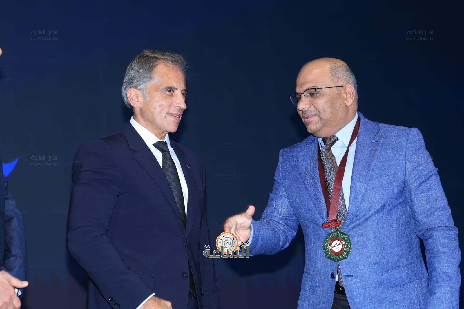 Madar Al-Saa Images 0.9855327392105623