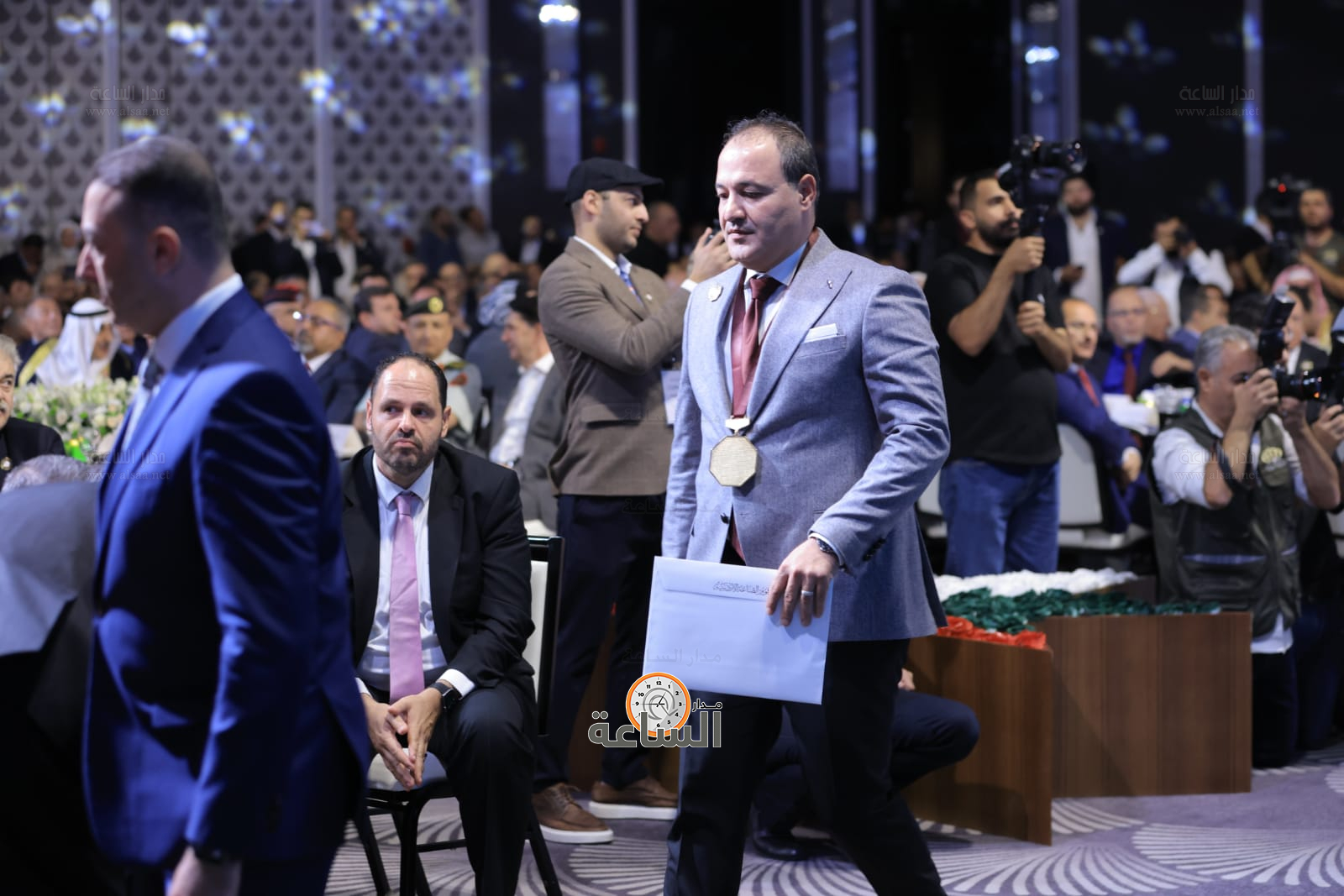 Madar Al-Saa Images 0.4443567286989142