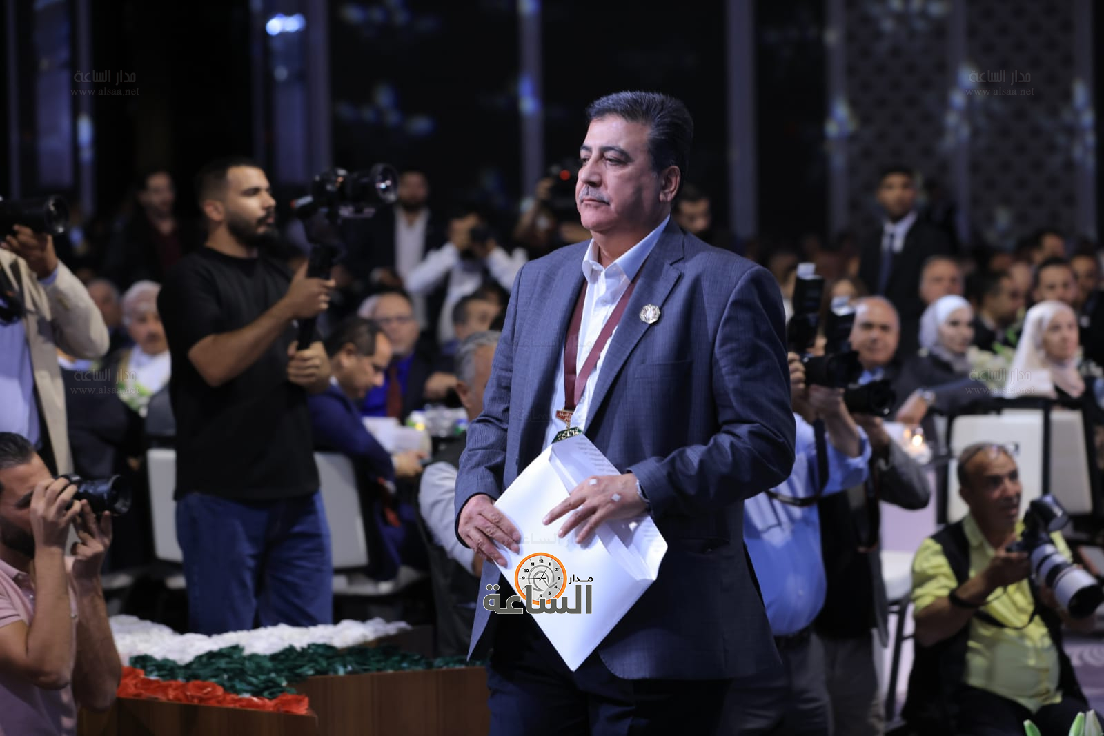 Madar Al-Saa Images 0.9933921515796306