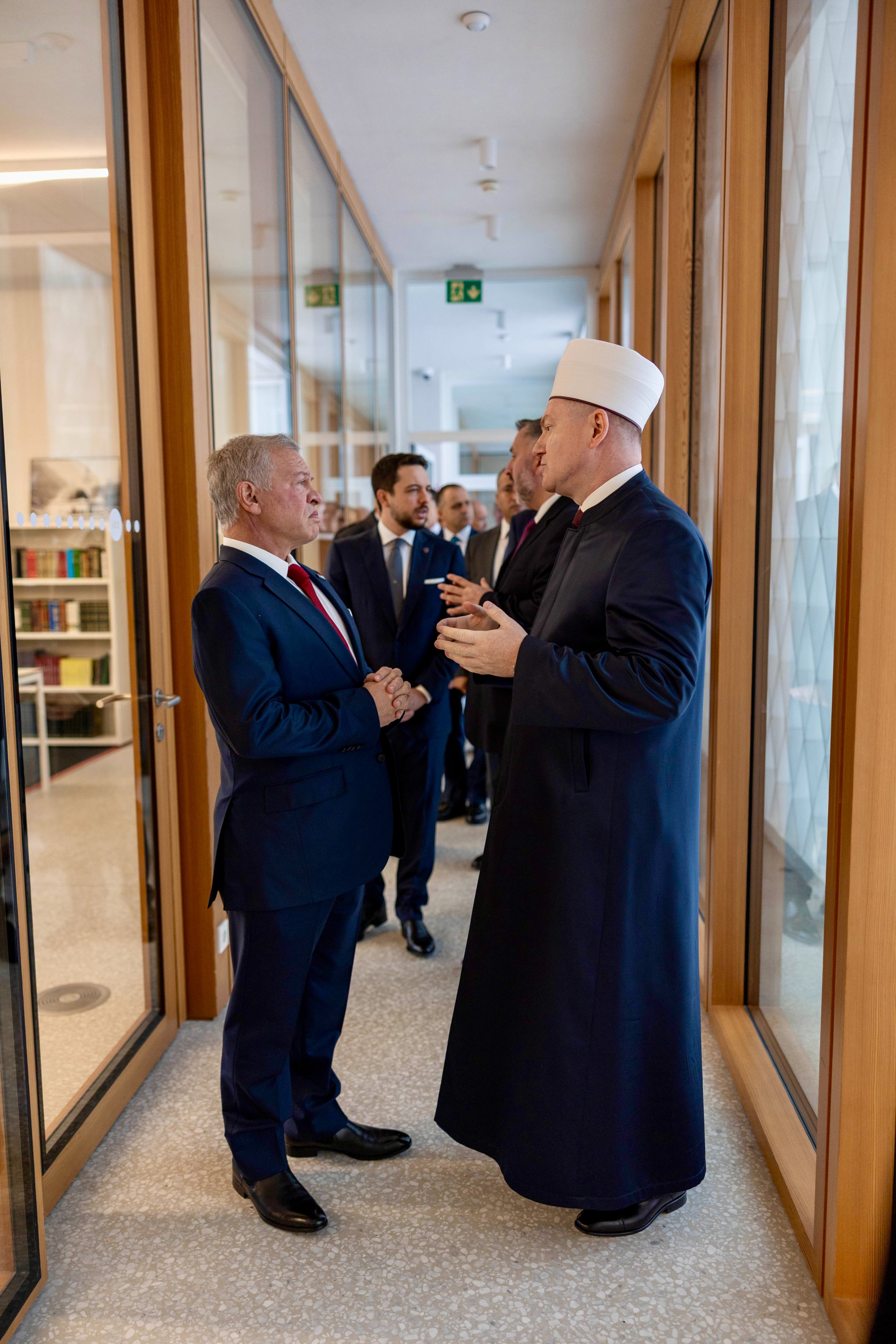 Madar Al-Saa Images 0.4413541474821766