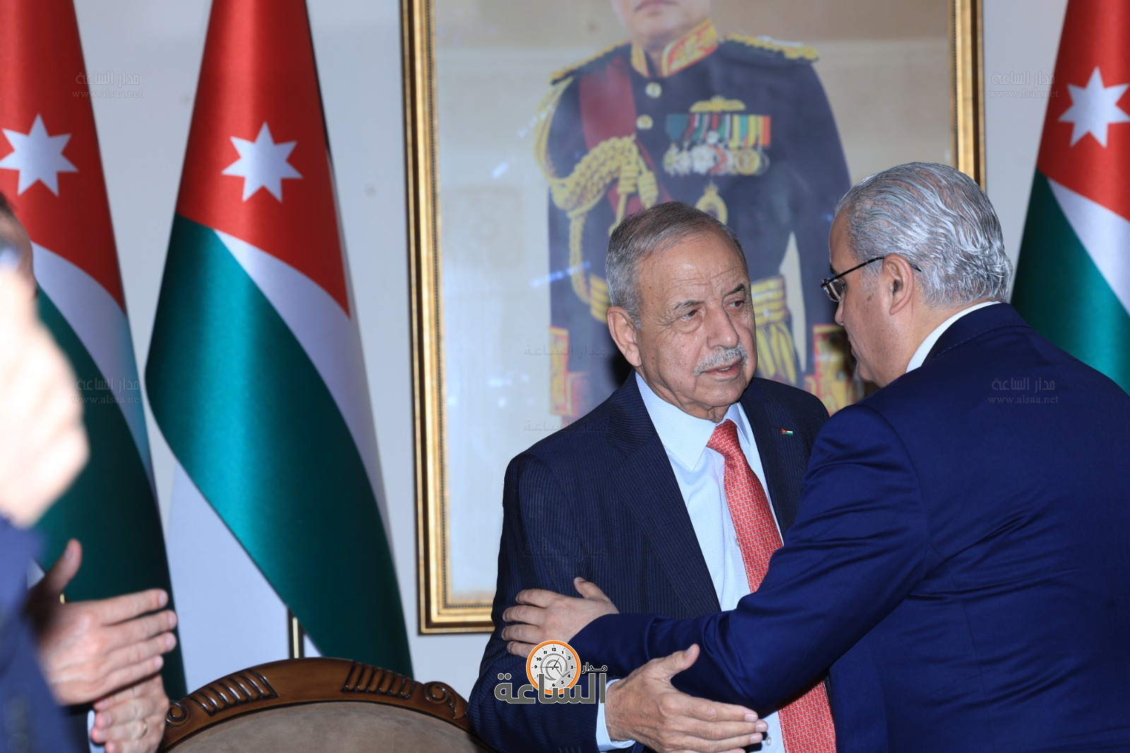 Madar Al-Saa Images 0.8887146566612617