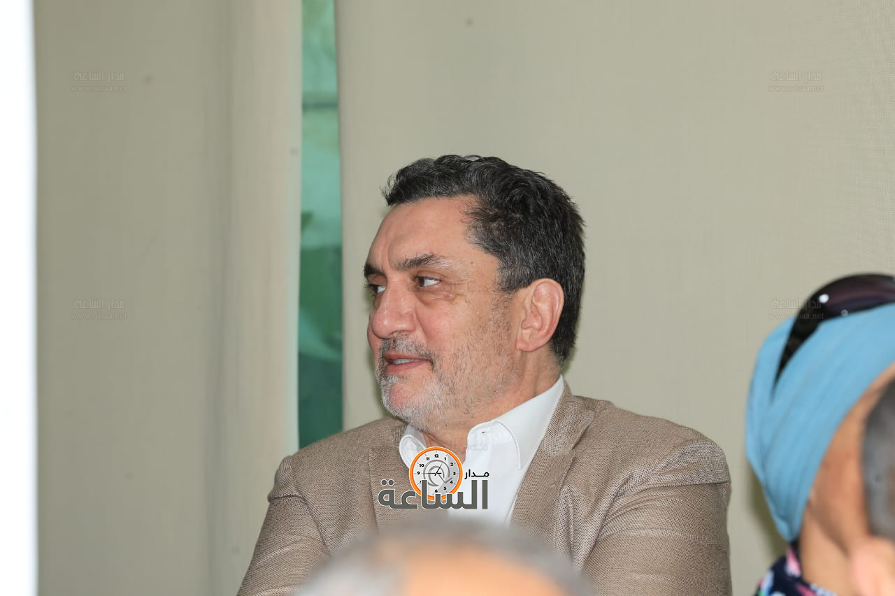 Madar Al-Saa Images 0.8717357650019207