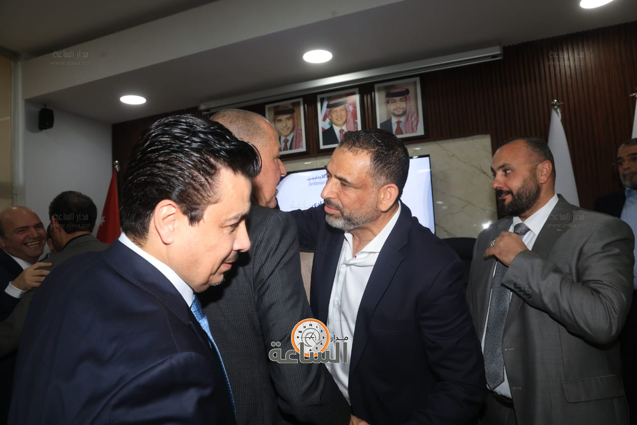 Madar Al-Saa Images 0.2839623376516426