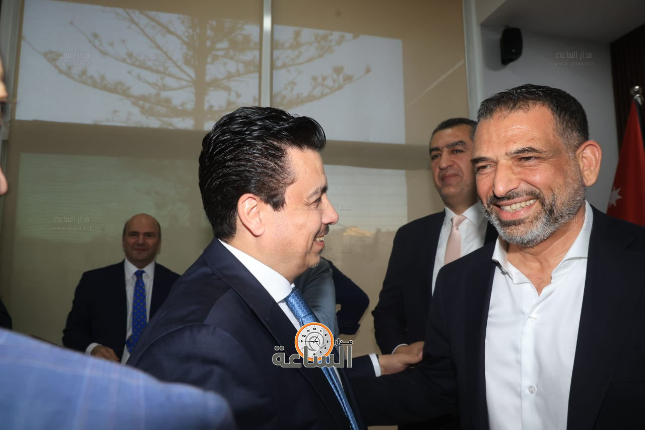 Madar Al-Saa Images 0.8907844441178054