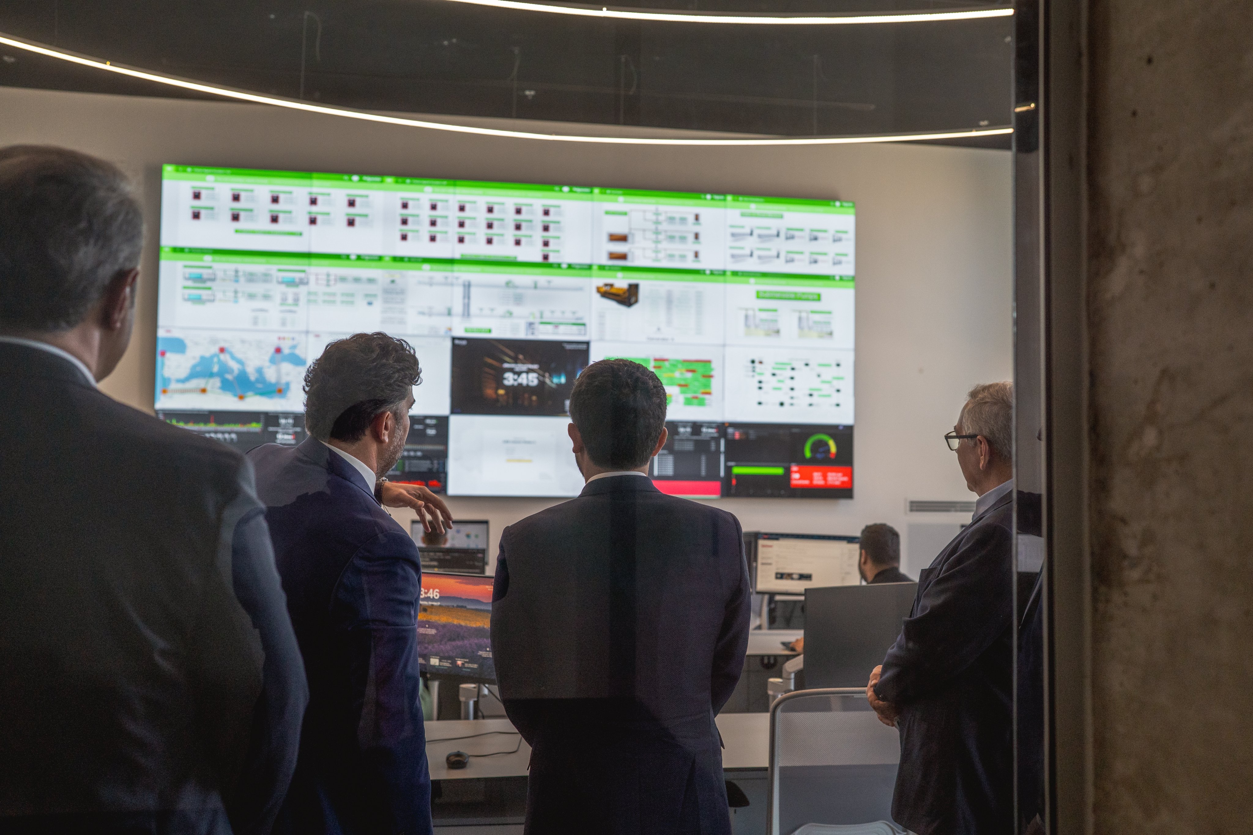 Madar Al-Saa Images 0.2074552668063997