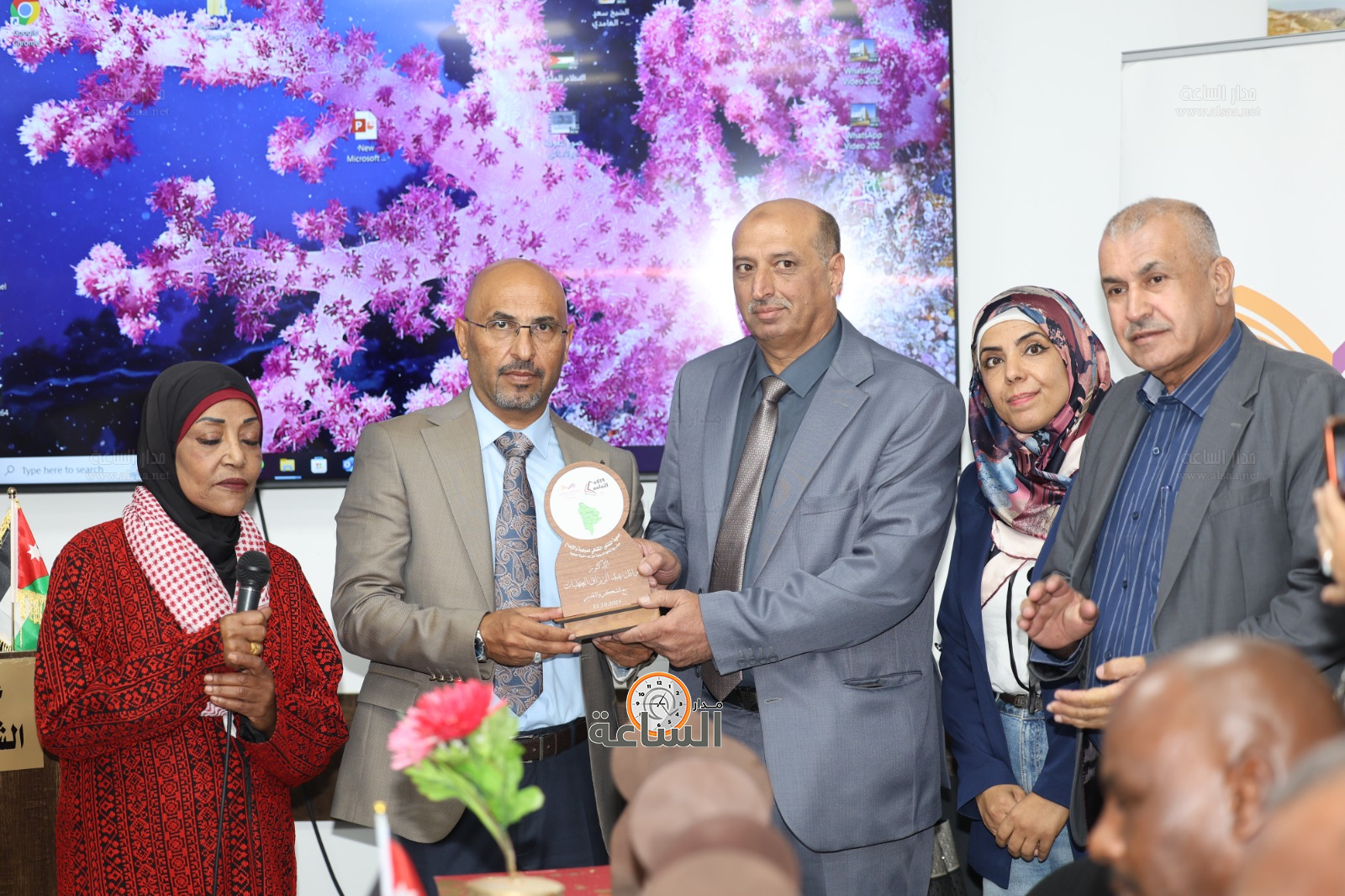 Madar Al-Saa Images 0.753109453925575