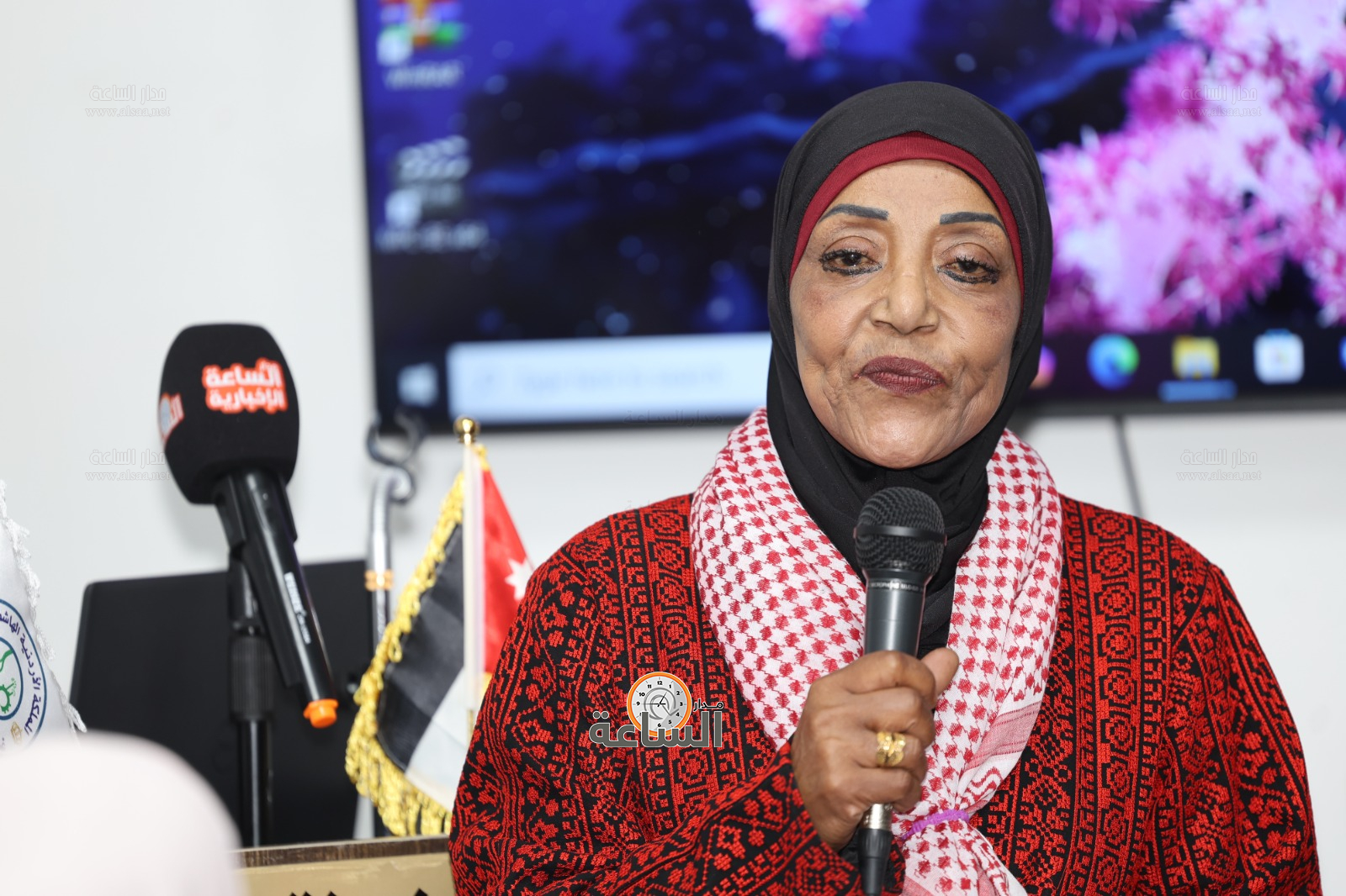 Madar Al-Saa Images 0.27155388634762434